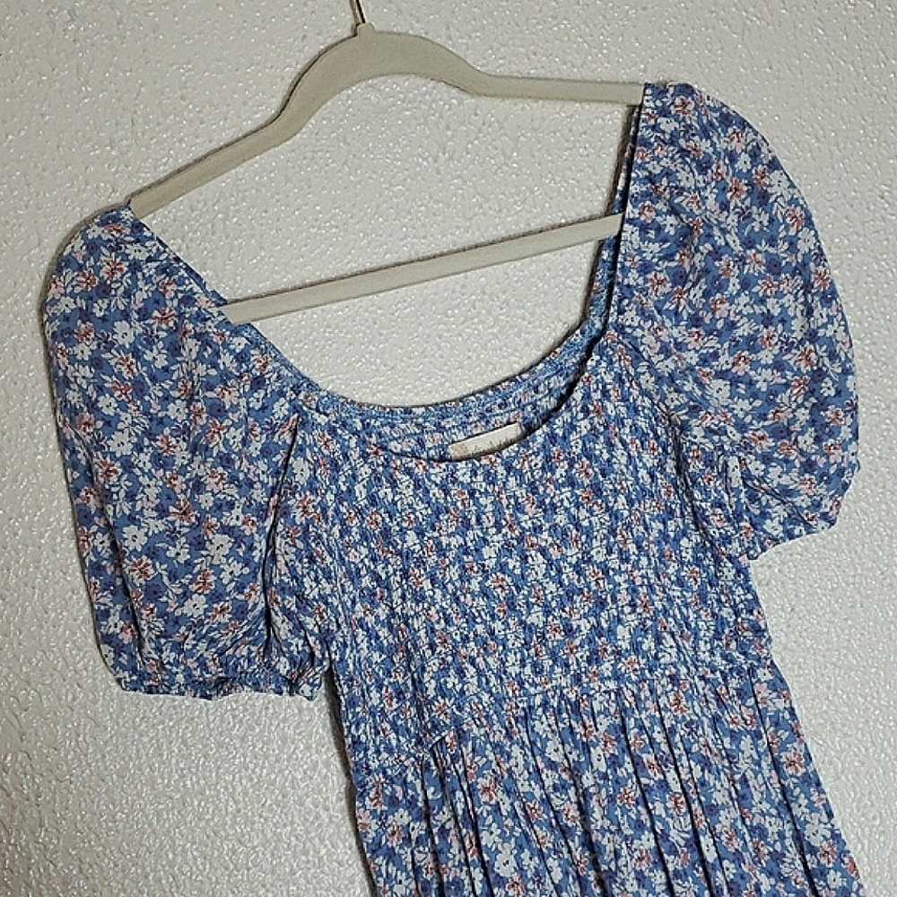Altar'd State Tiered Floral Dress Scoop Neck Short Puff Sleeves Blue Multicolor - Picture 3 of 13